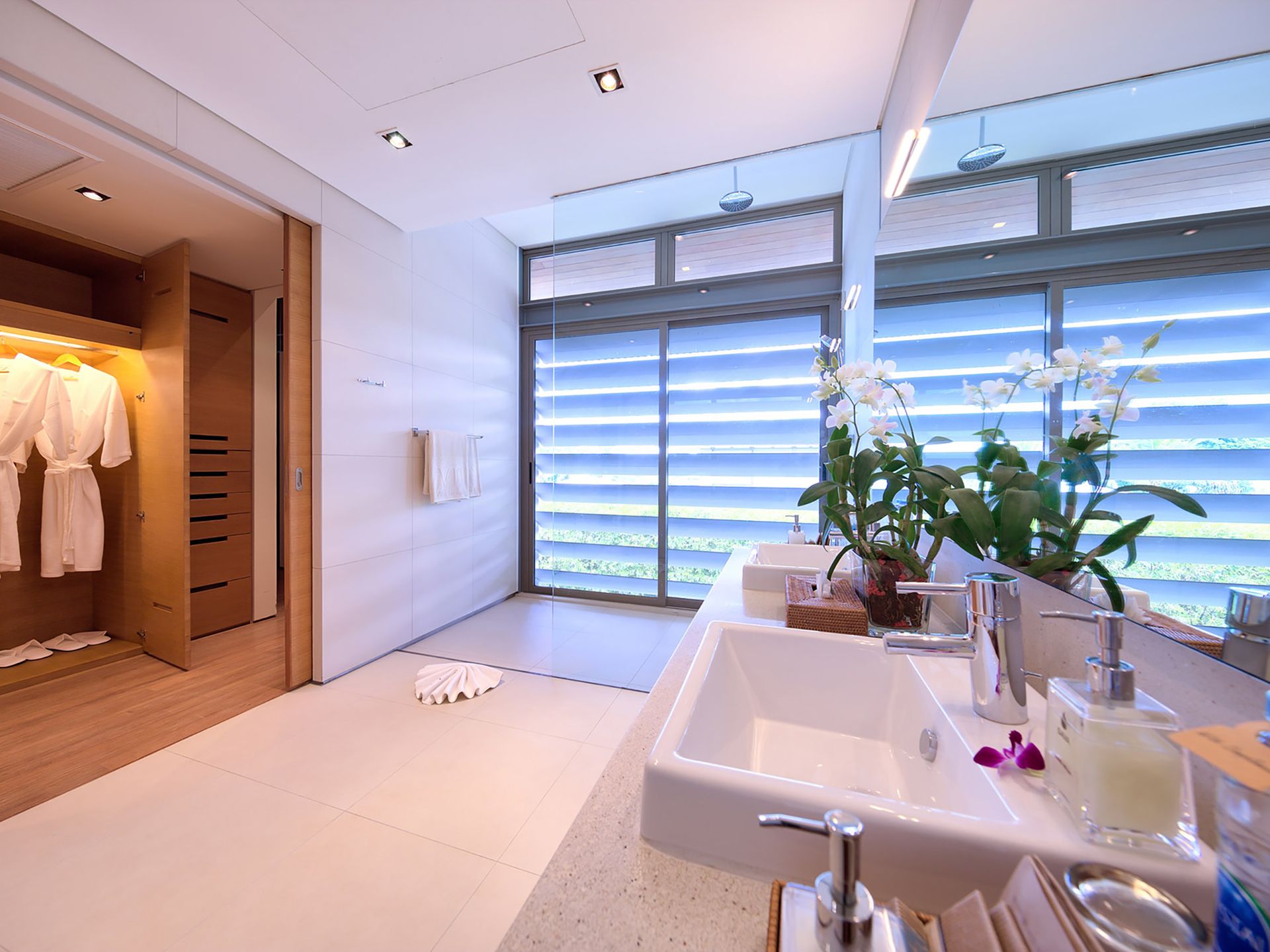 Beachfront Oasis Gallary Image 3
