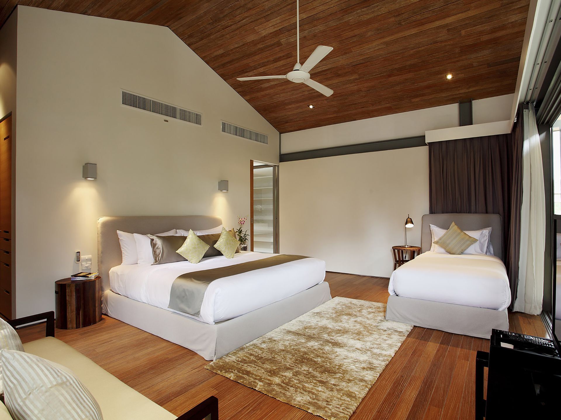 Beachfront Oasis Gallary Image 1