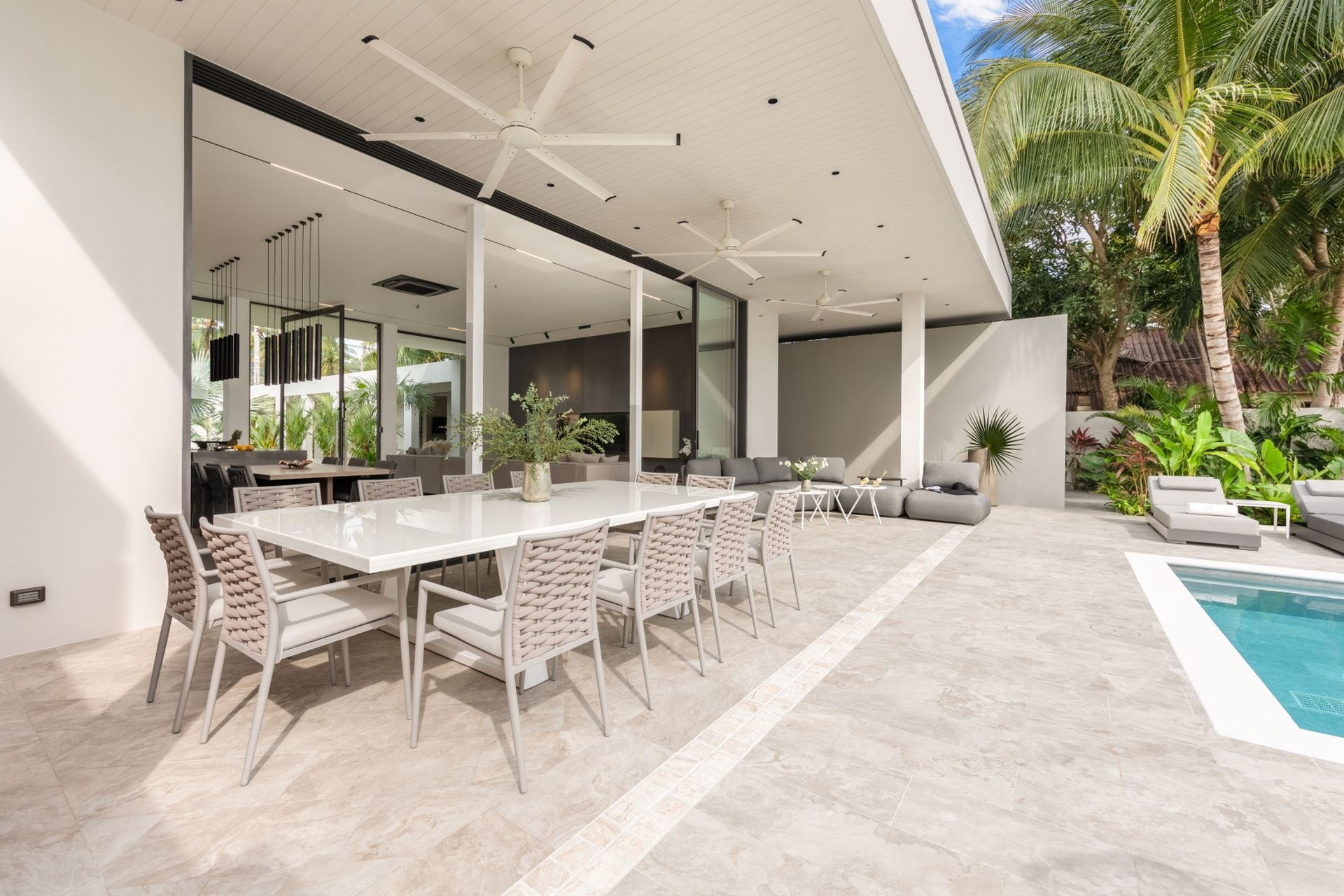 Grand Beach Estate Gallary Image 4