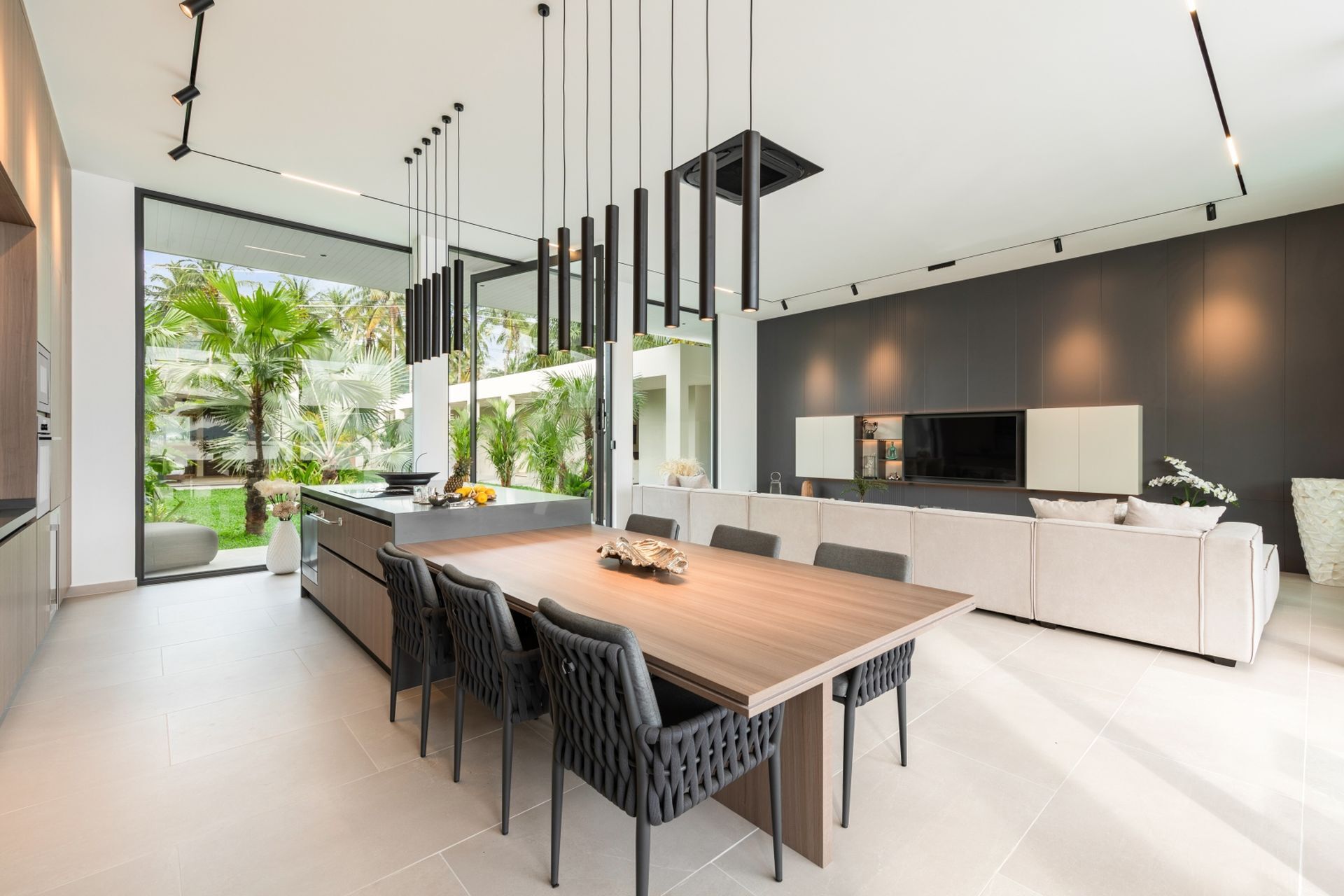 Grand Beach Estate Gallary Image 6