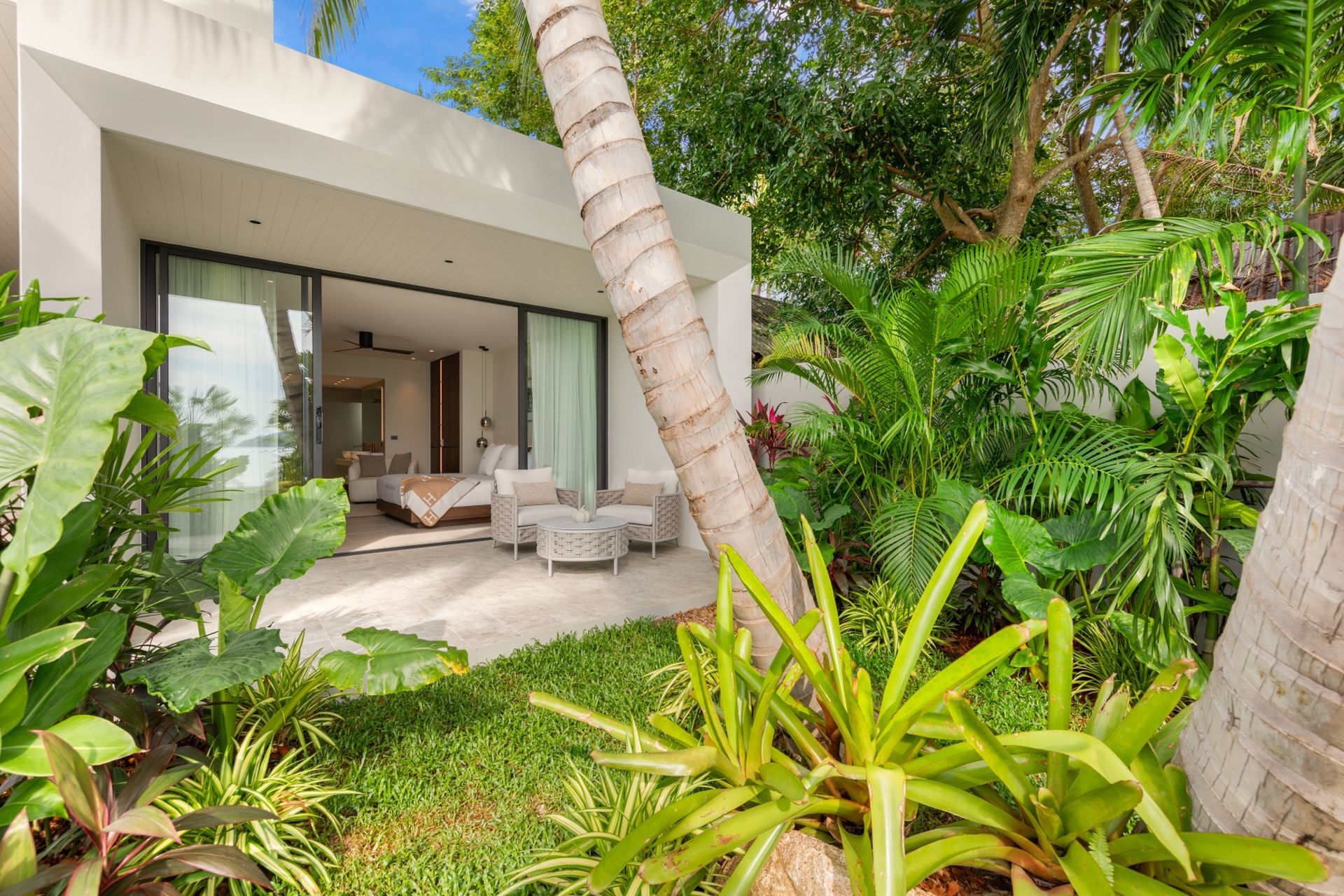 Grand Beach Estate Gallary Image 6
