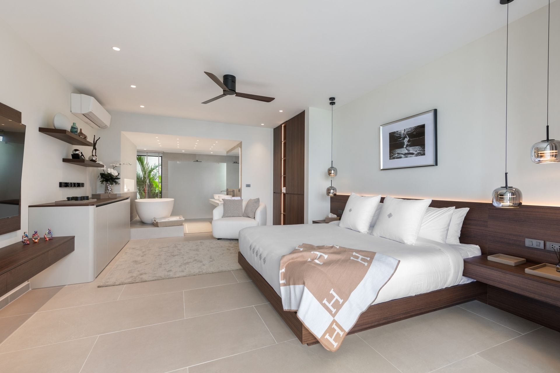 Grand Beach Estate Gallary Image 1