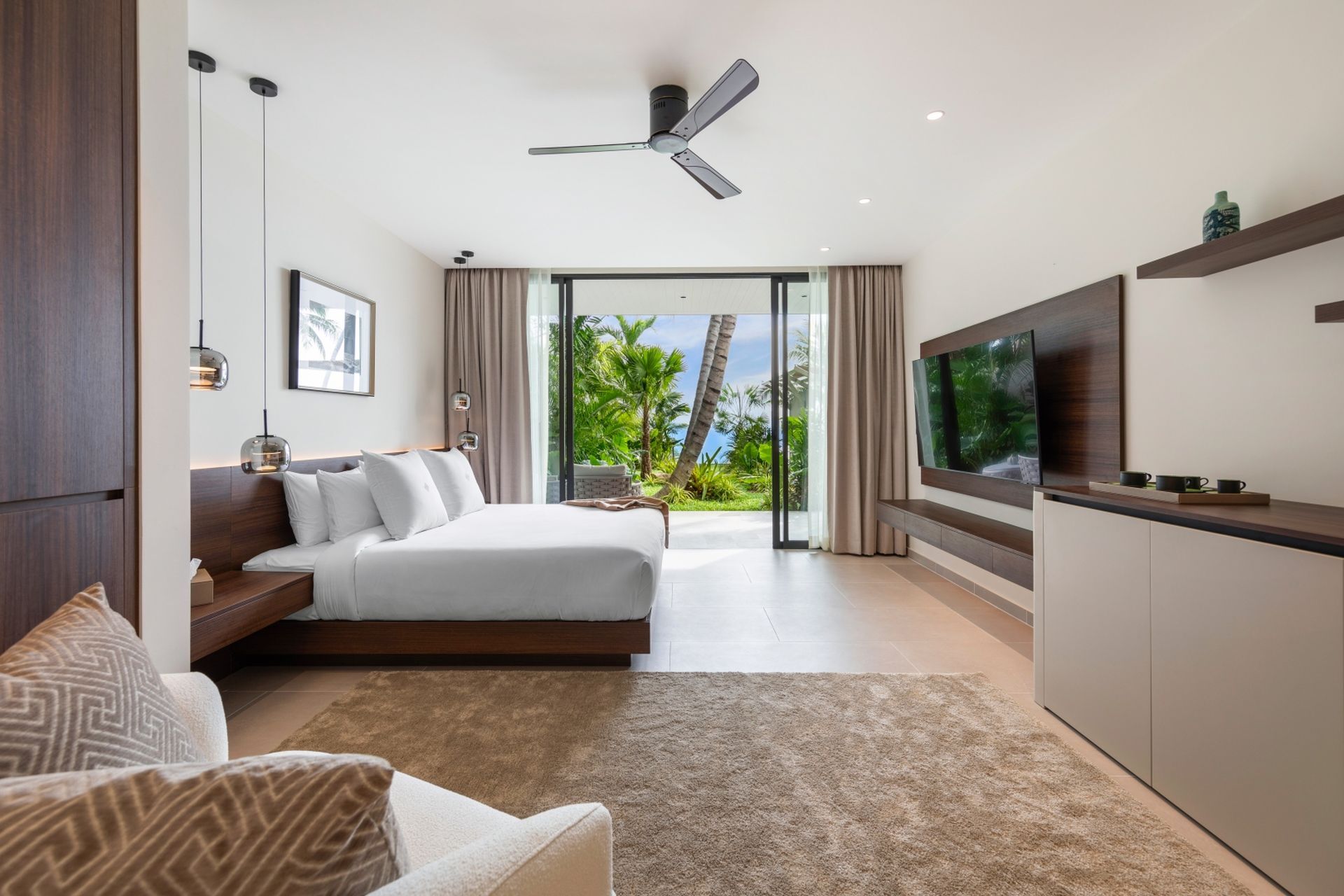Grand Beach Estate Gallary Image 1
