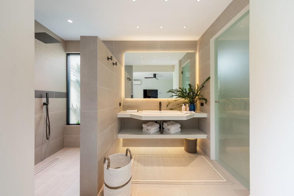 Grand Beach Estate Gallery Image 6