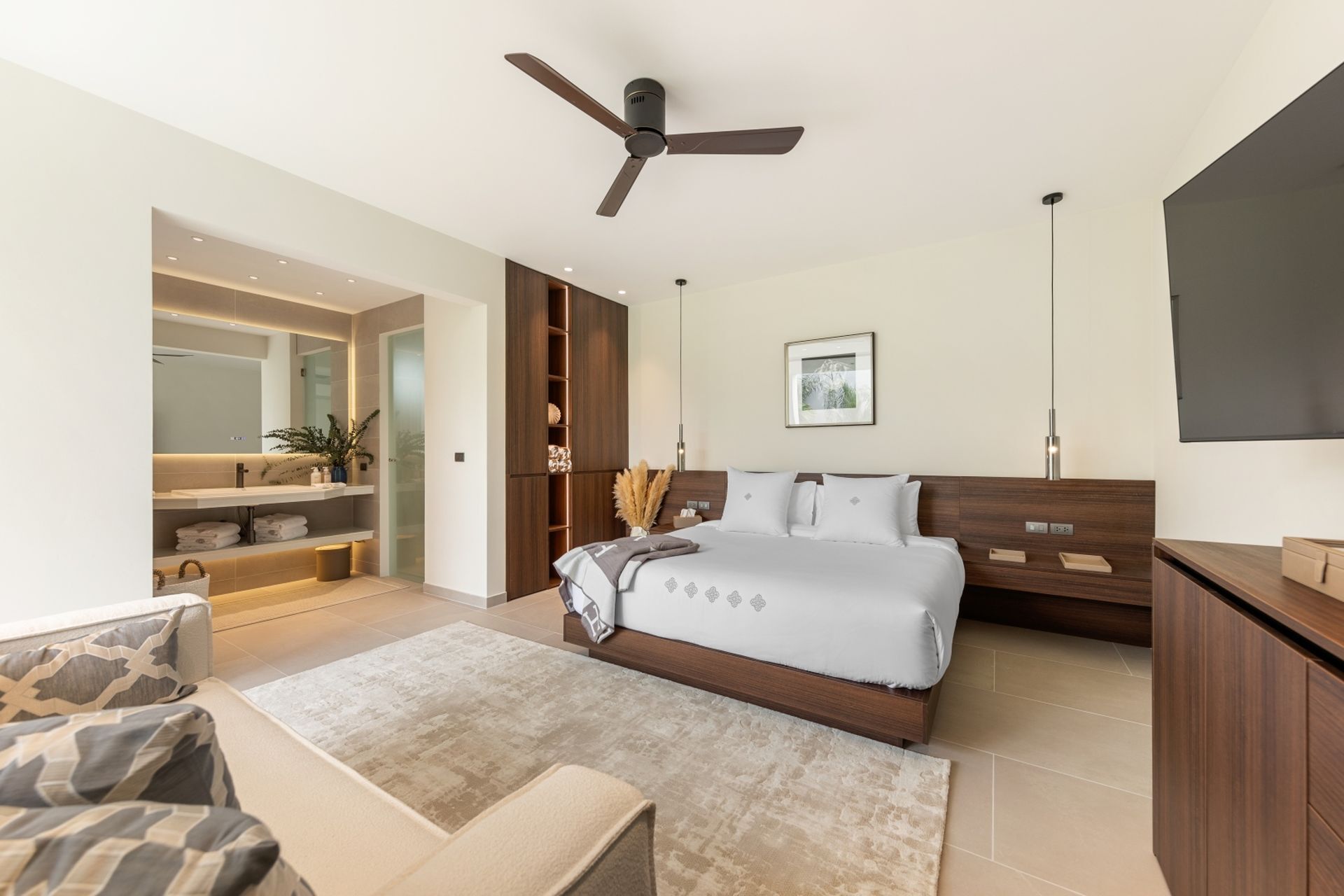 Grand Beach Estate Gallary Image 2