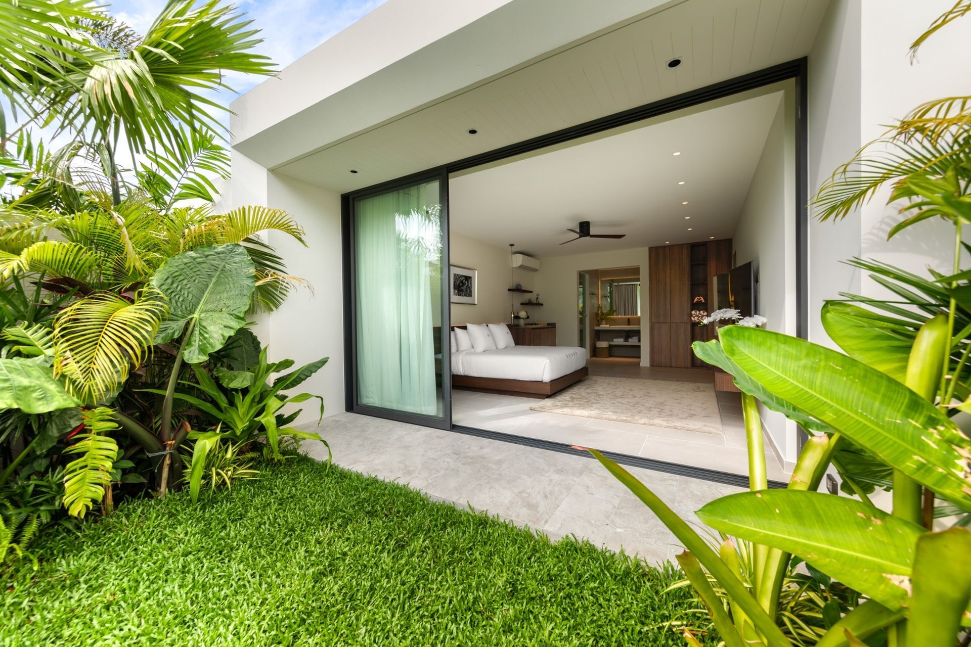 Grand Beach Estate Gallary Image 3