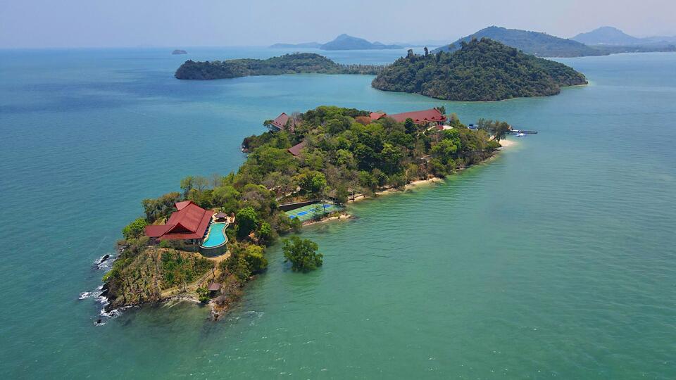 Paradise Private Island Gallery Image 1