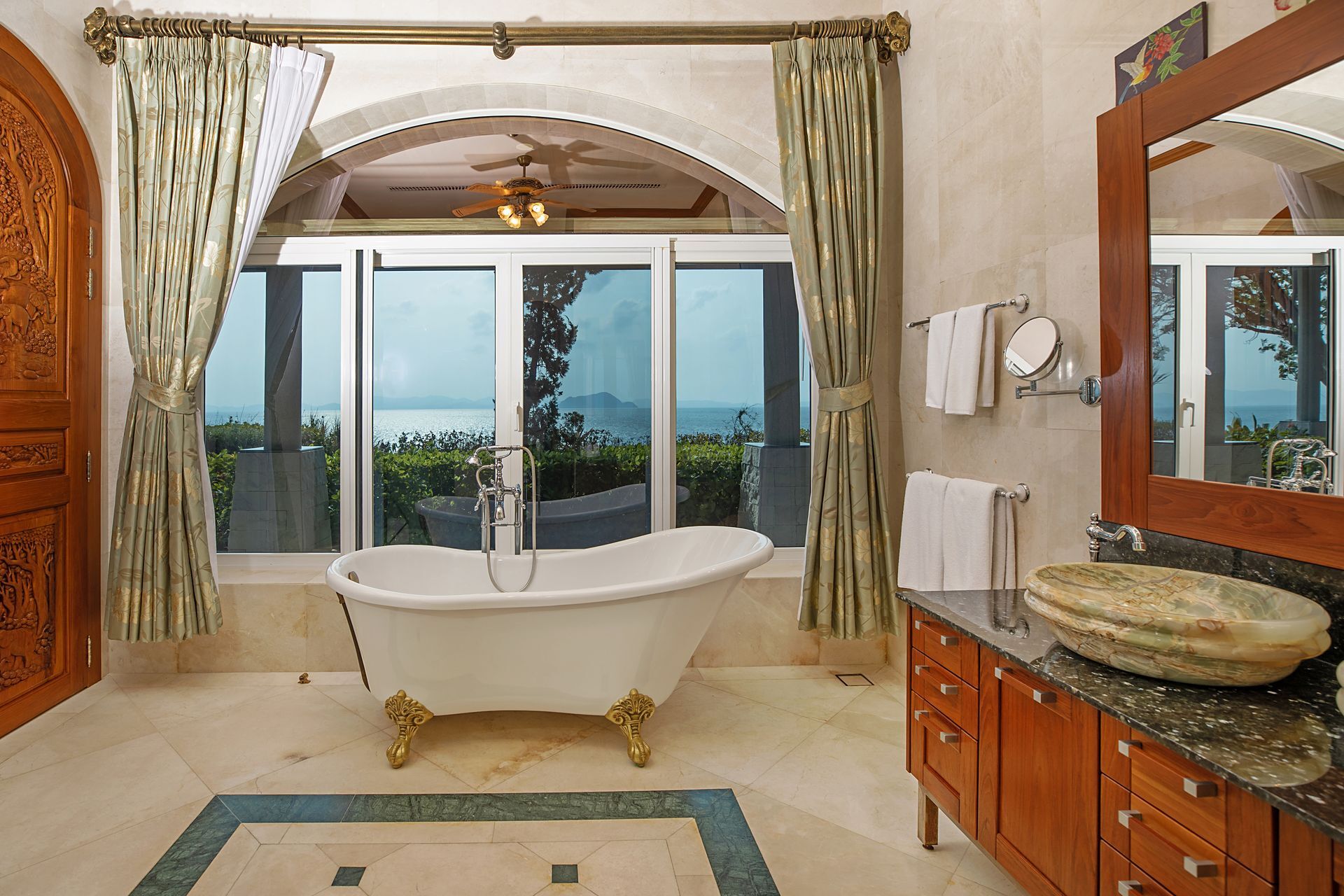 Paradise Private Island Gallary Image 3