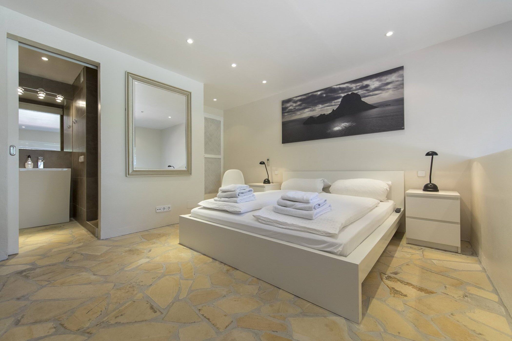 Can Agustin Gallary Image 3