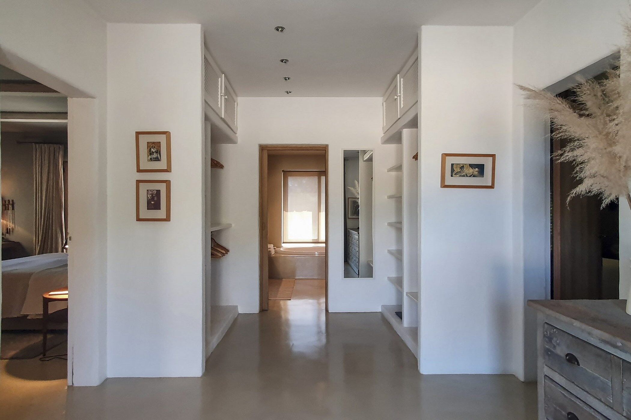 Can Mira Gallary Image 1