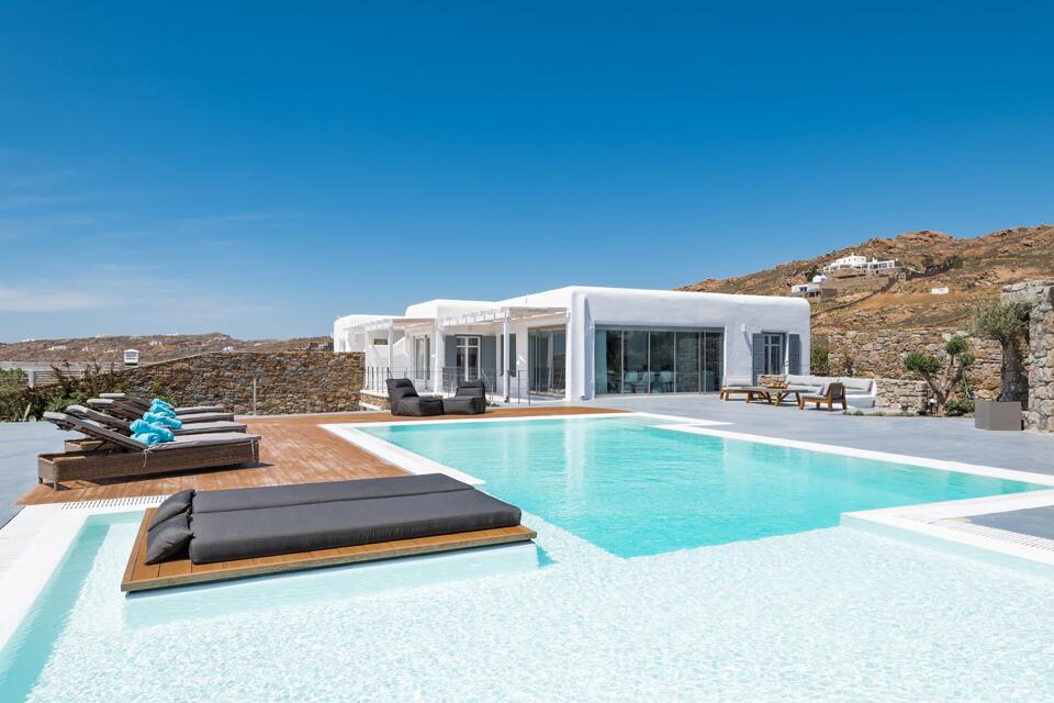 Salty Villa Gallery Image 1