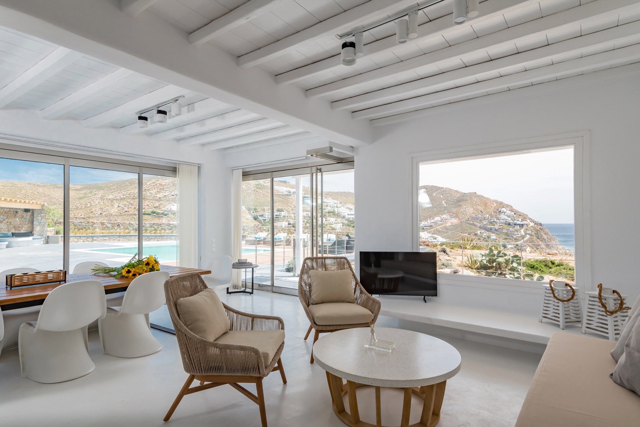 Salty Villa Gallary Image 1