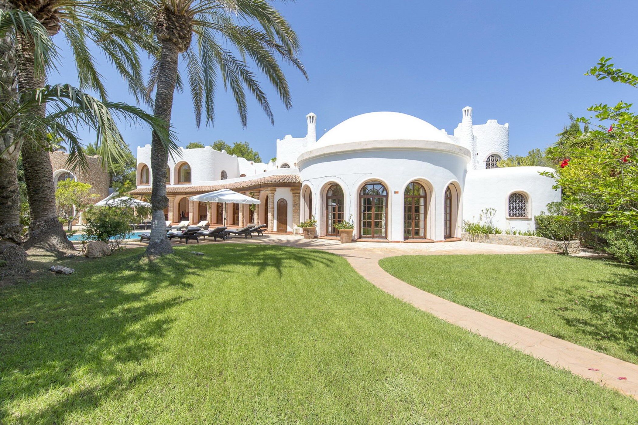 the-beach-villa-image-2