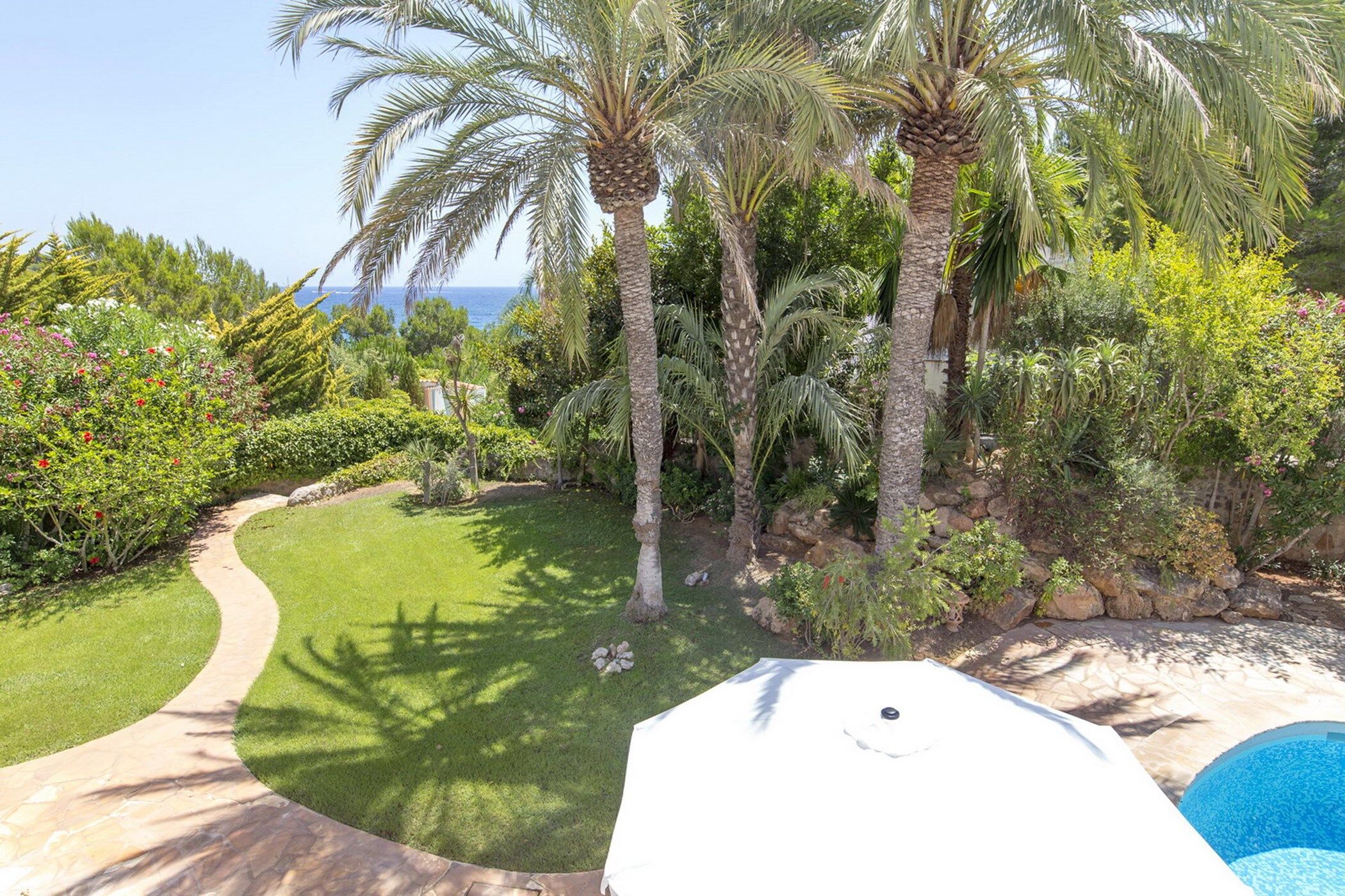 The Beach Villa Gallary Image 1