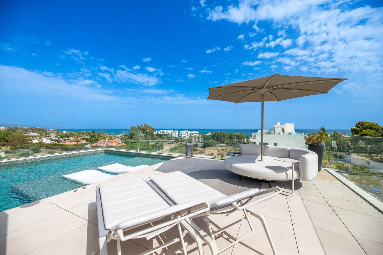 the-golden-penthouse-image-2