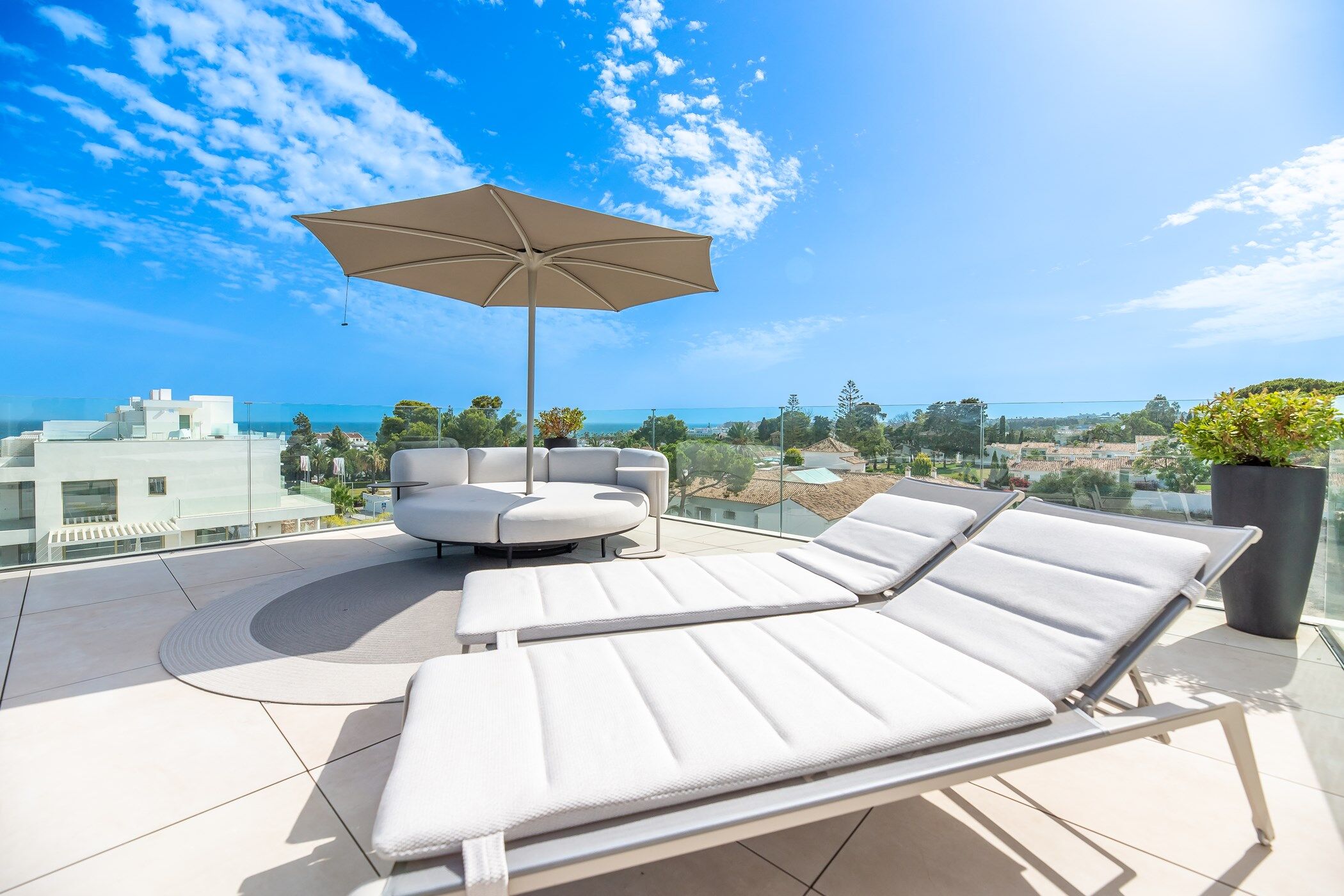 the-golden-penthouse-image-3