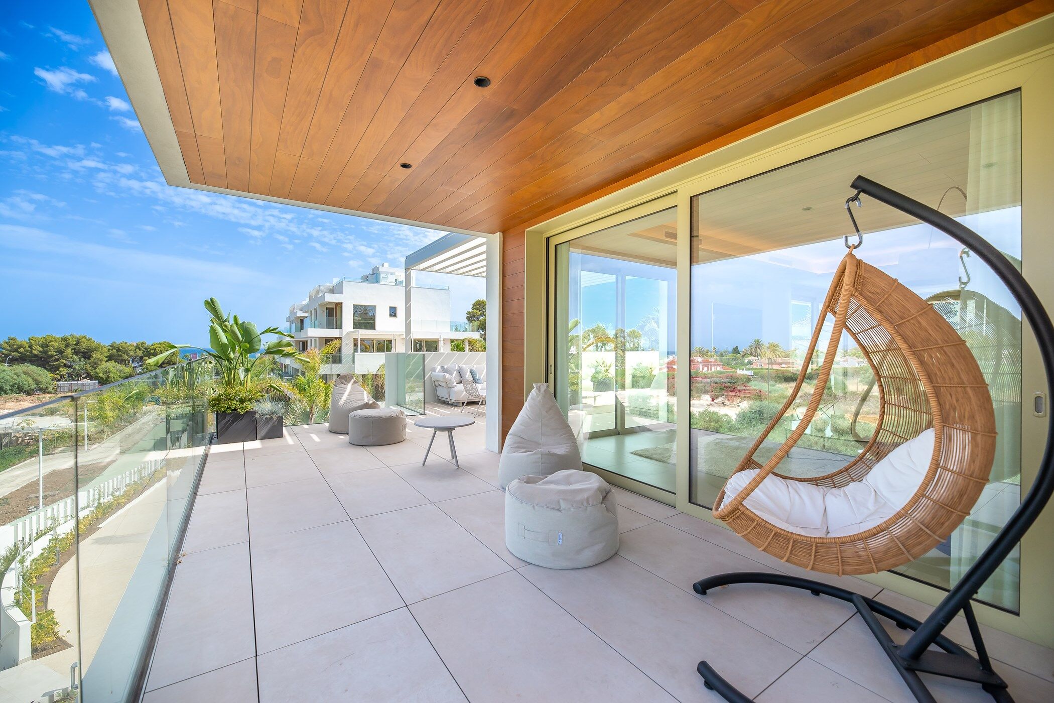 the-golden-penthouse-image-6
