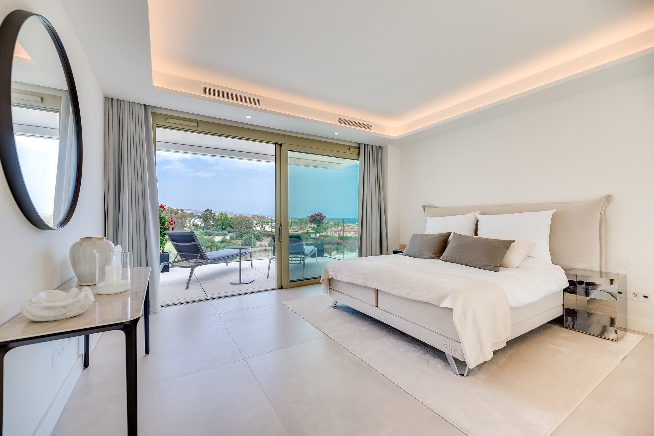 The Golden Penthouse Gallary Image 3