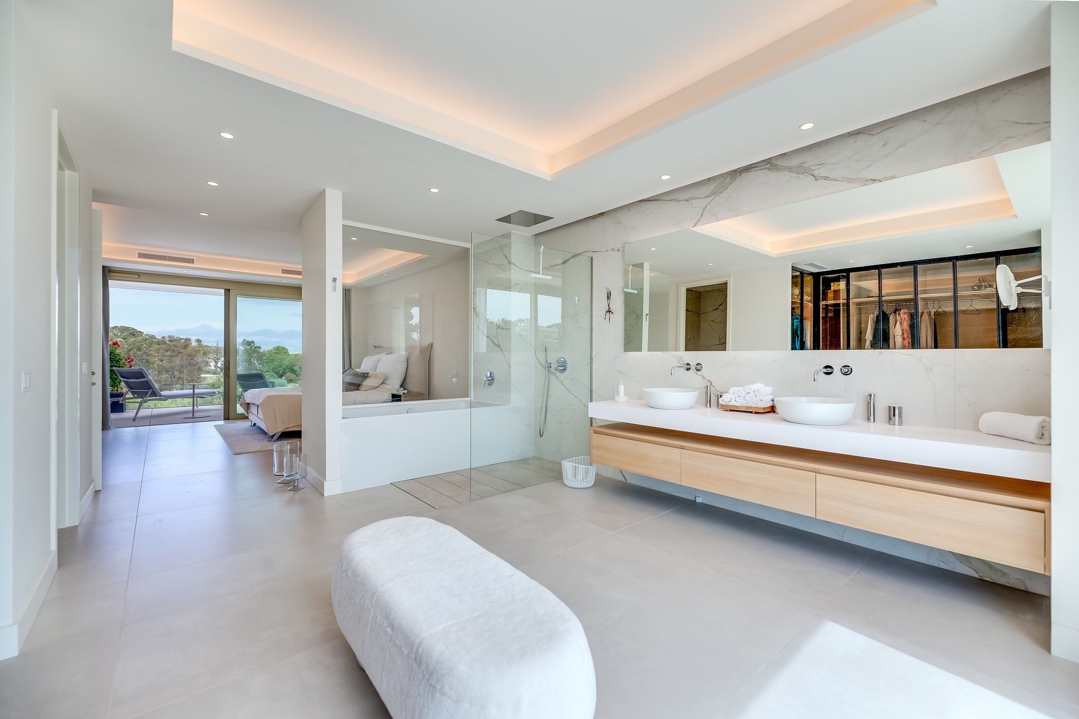 The Golden Penthouse Gallary Image 4