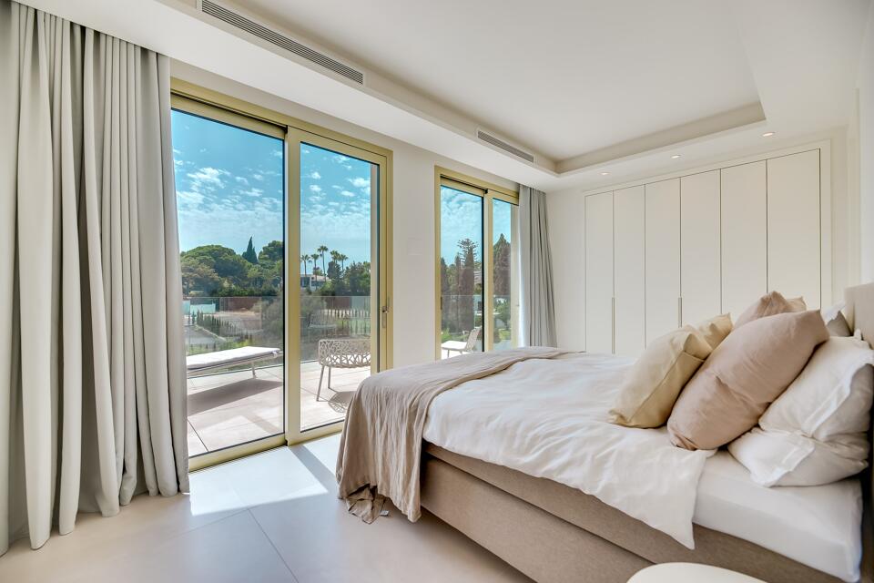 The Golden Penthouse Gallery Image 2