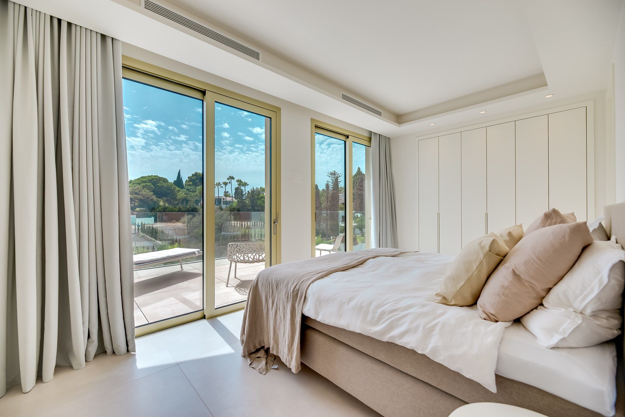 The Golden Penthouse Gallary Image 2