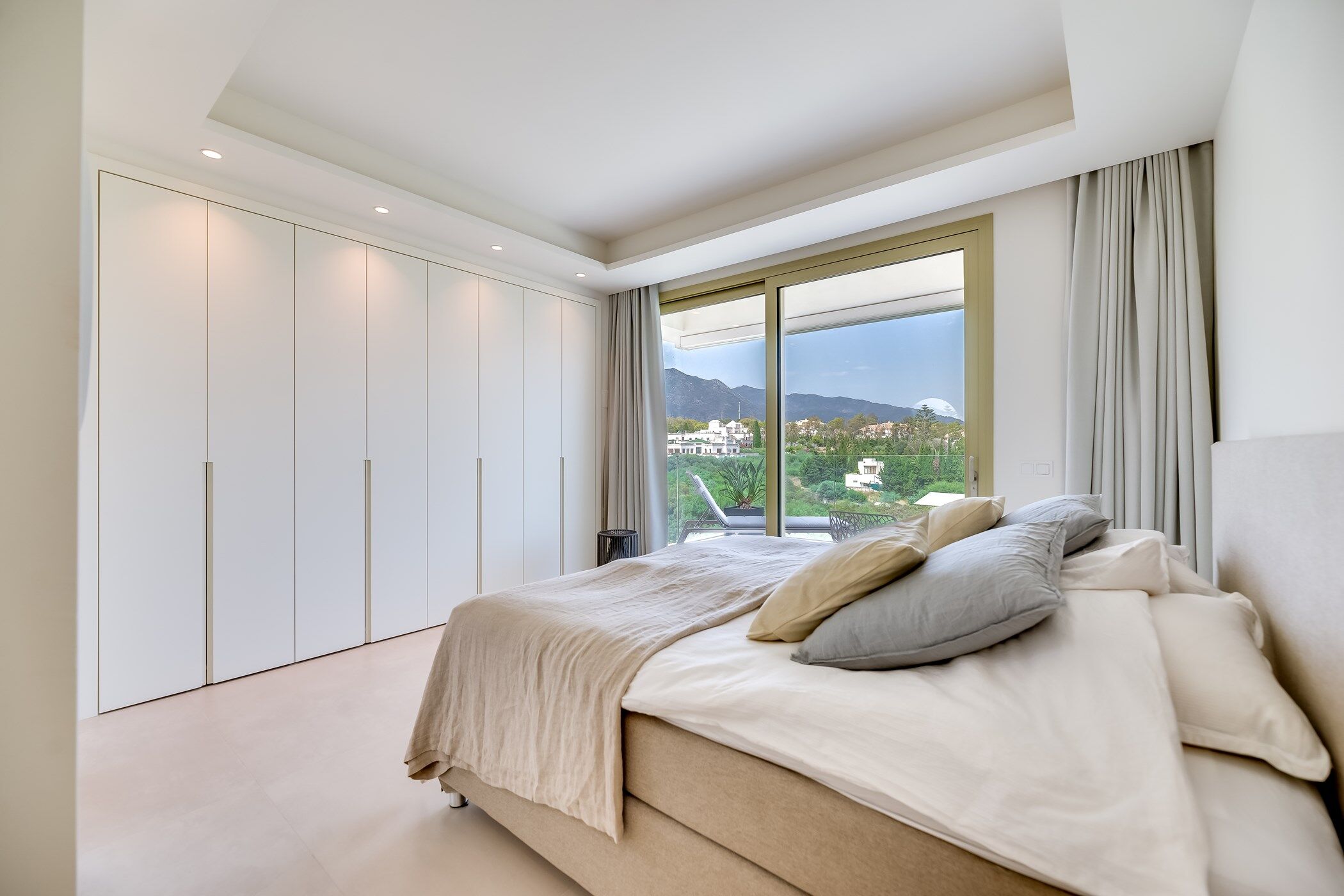 The Golden Penthouse Gallary Image 5