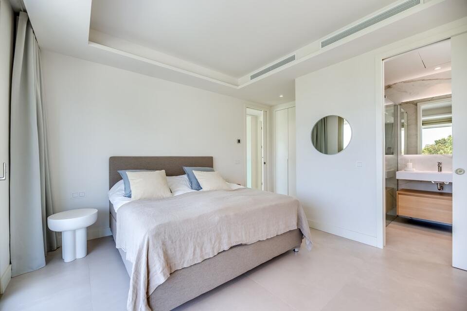 The Golden Penthouse Gallery Image 6