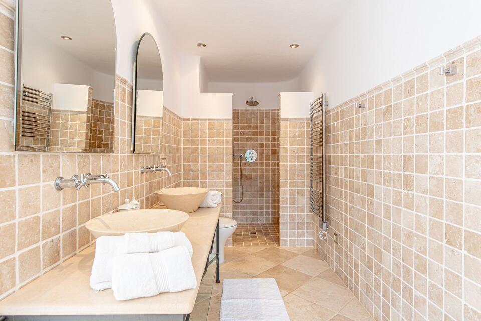 Villa Azure Gallery Image 5