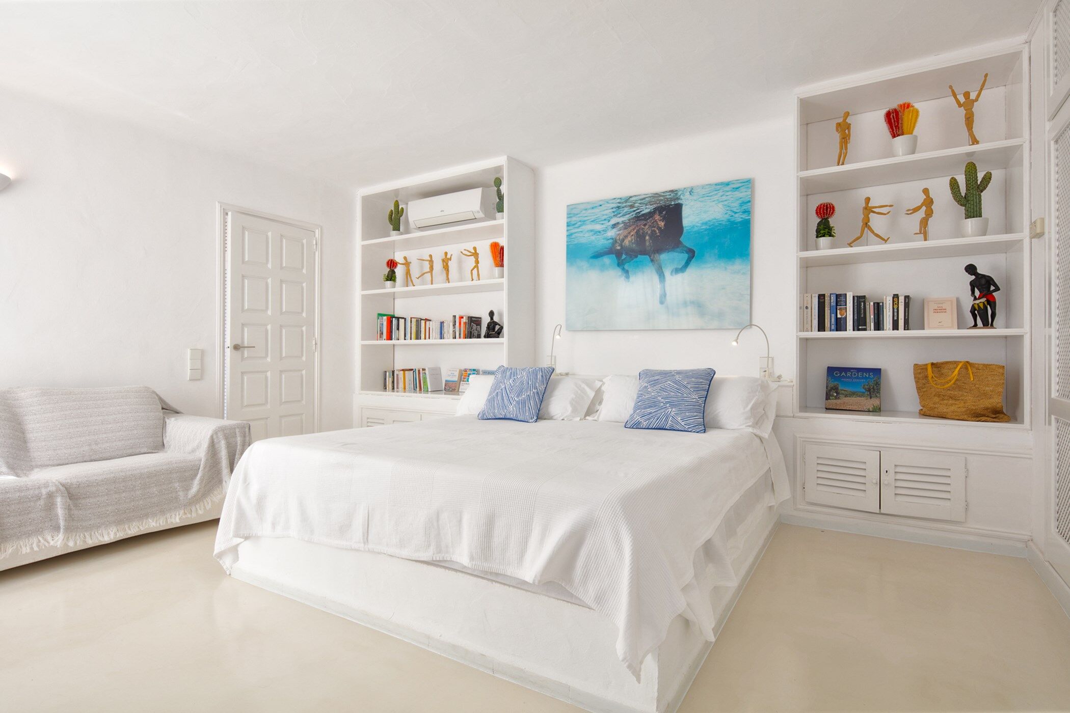 Villa Esther Gallary Image 1