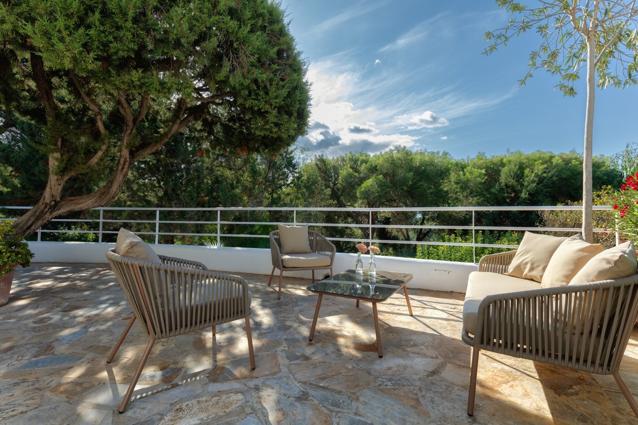 Villa Esther Gallary Image 5