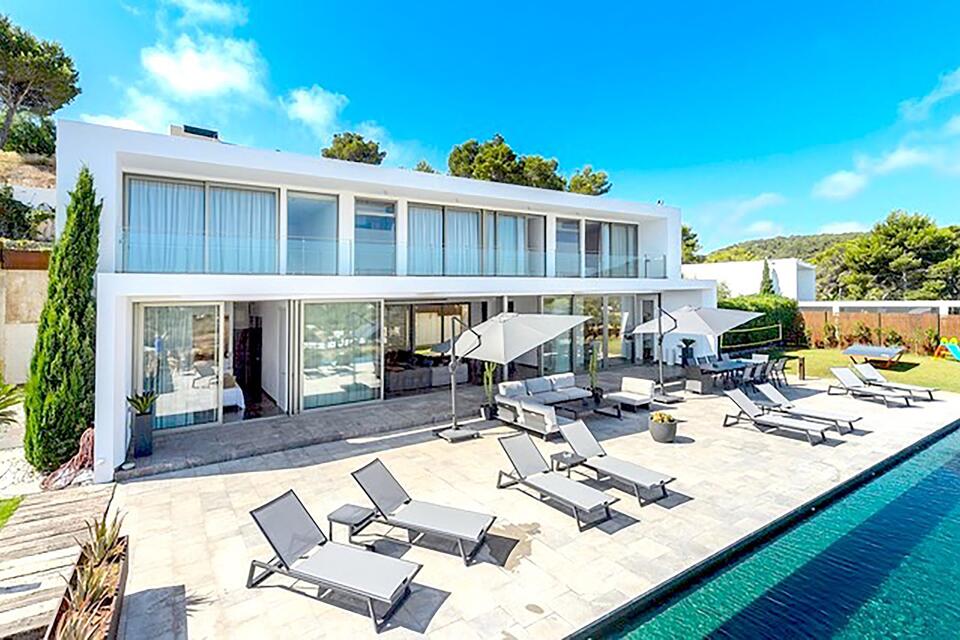 Villa Kylie Gallery Image 1