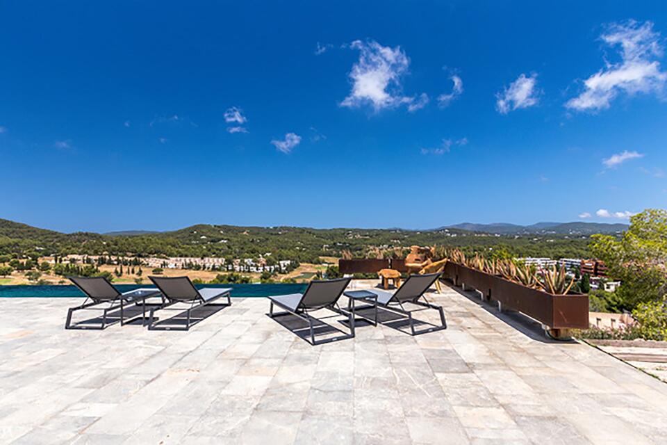 Villa Kylie Gallery Image 1