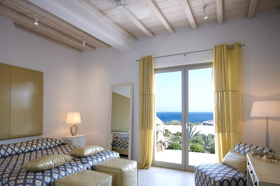 Villa Paris Gallery Image 4