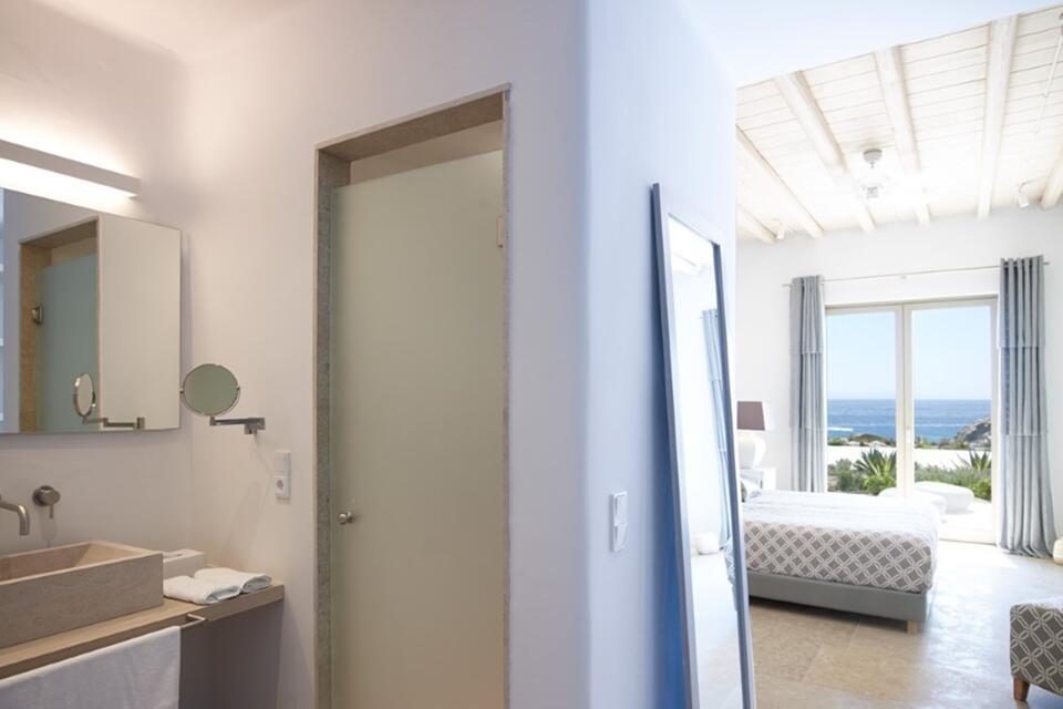Villa Paris Gallery Image 6