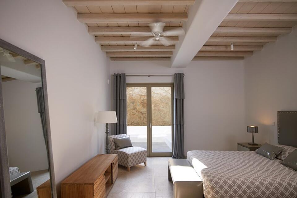 Villa Paris Gallery Image 4