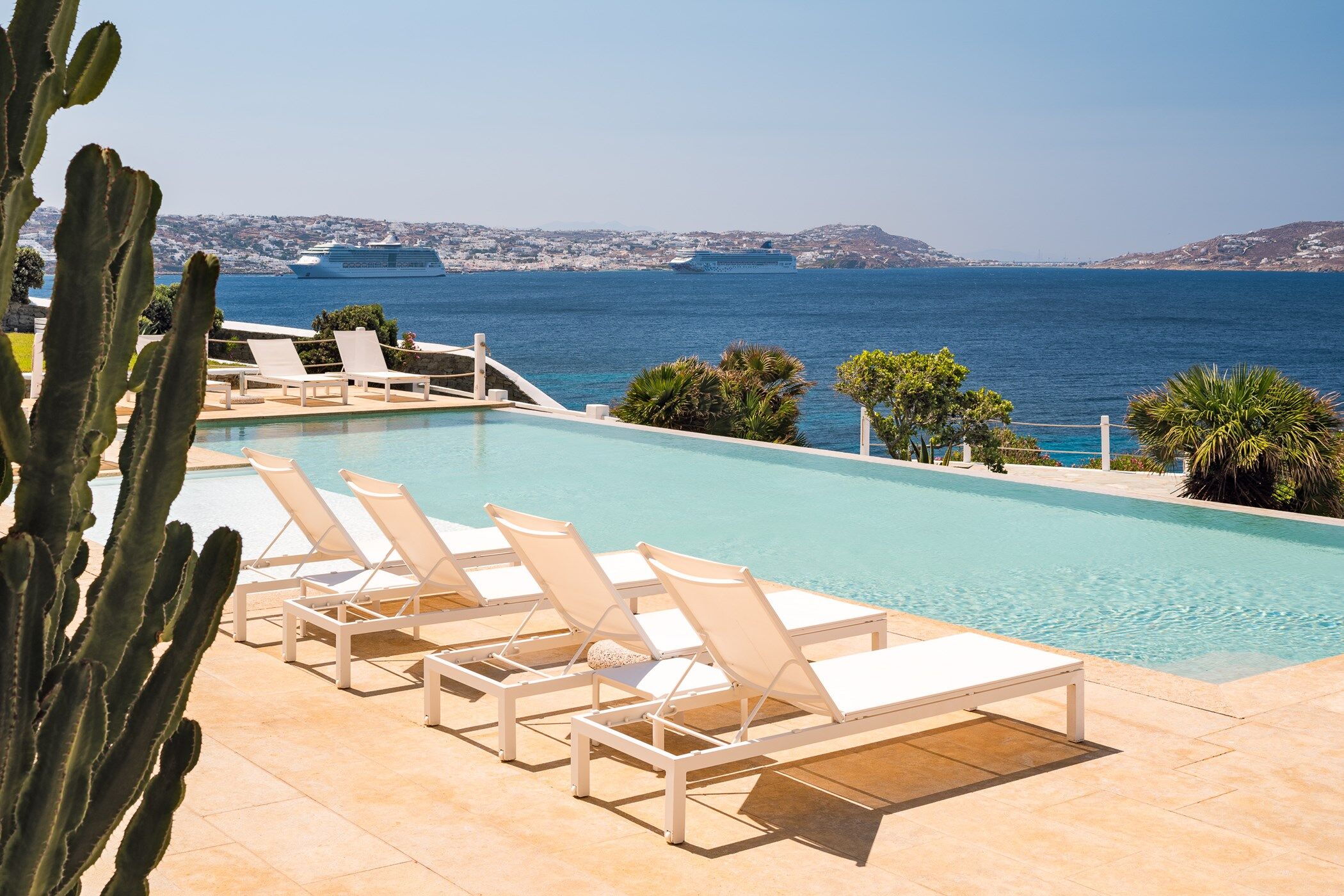 Villa Sea Front Gallary Image 1