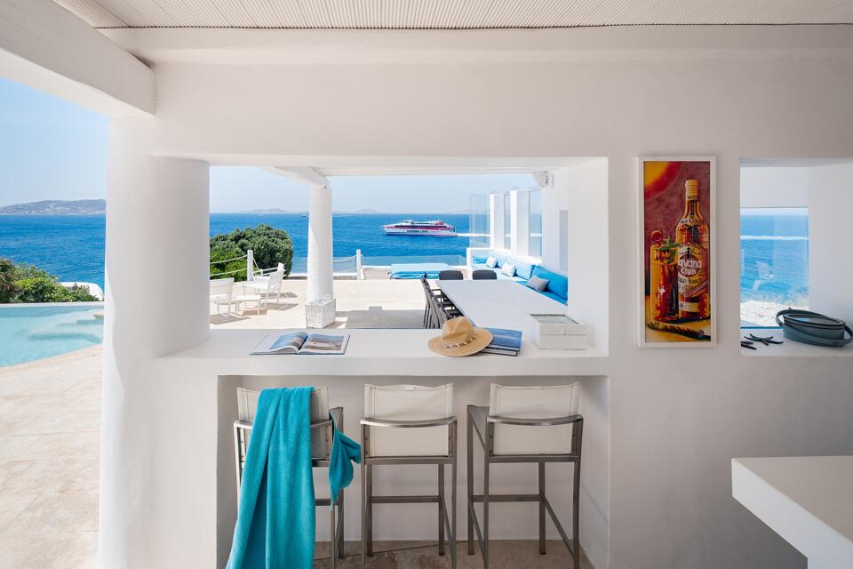 Villa Sea Front Gallery Image 4
