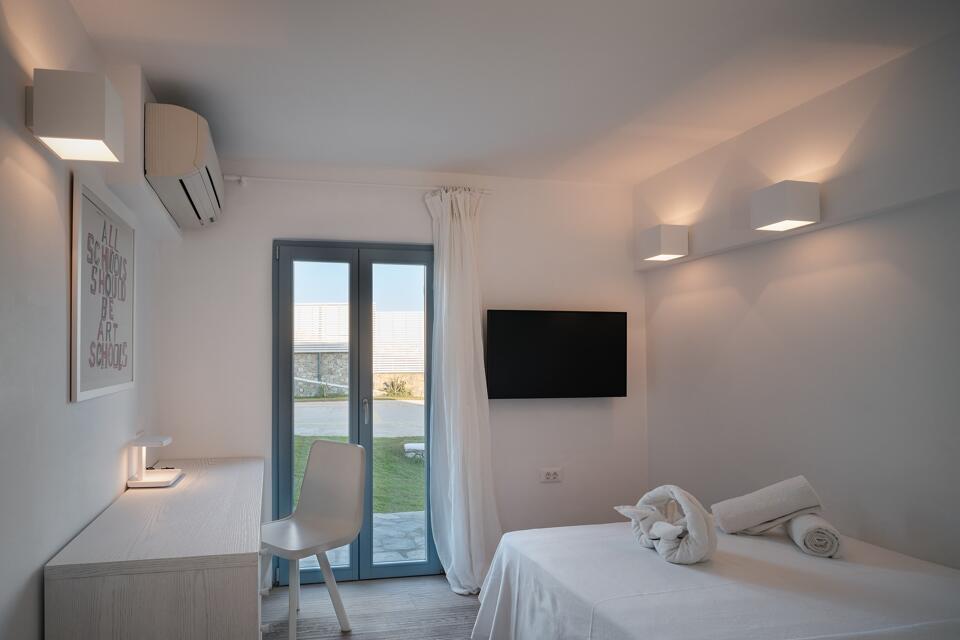 Villa Sea Front Gallery Image 6