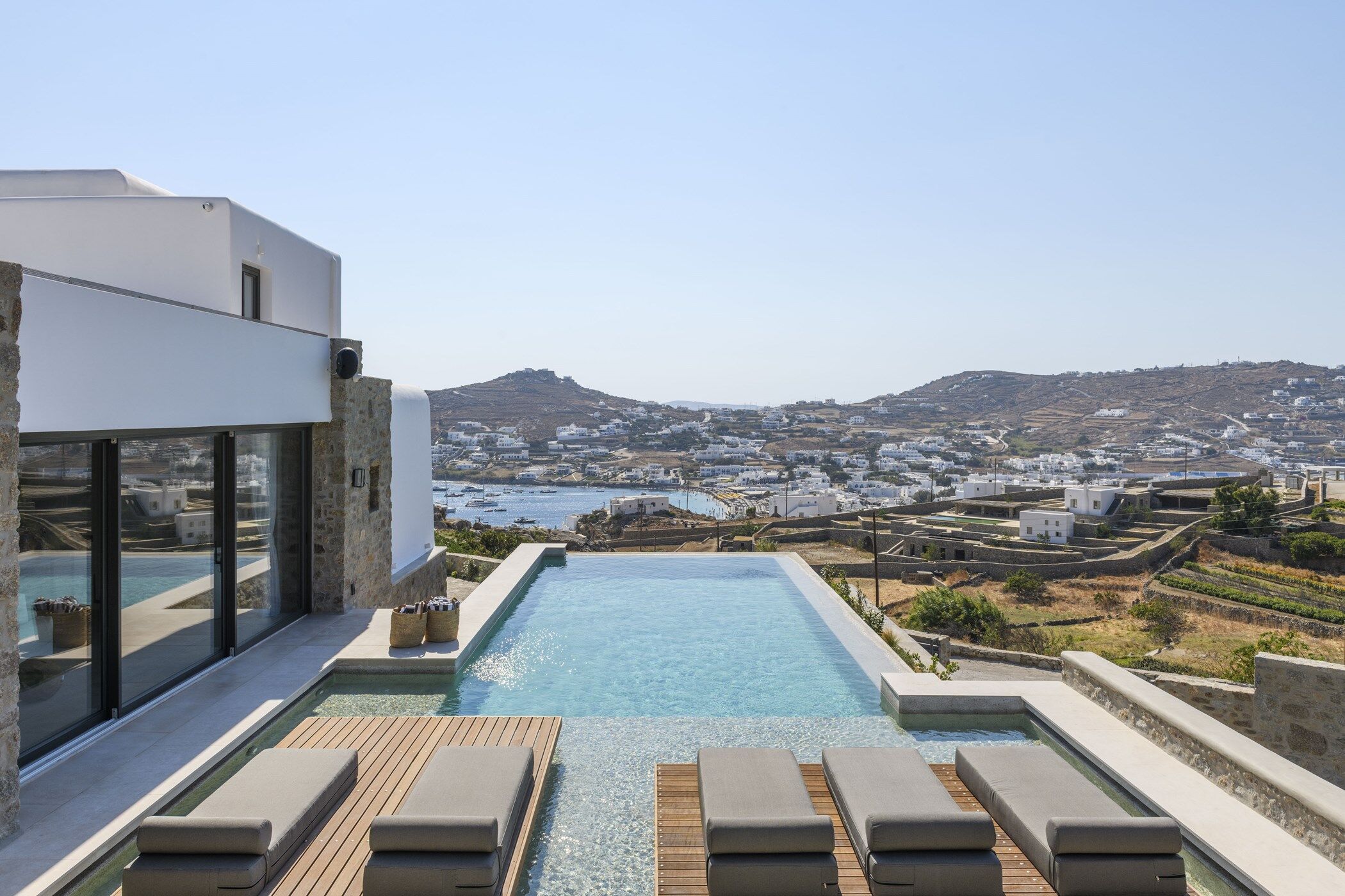 villa-white-mansion-image-6