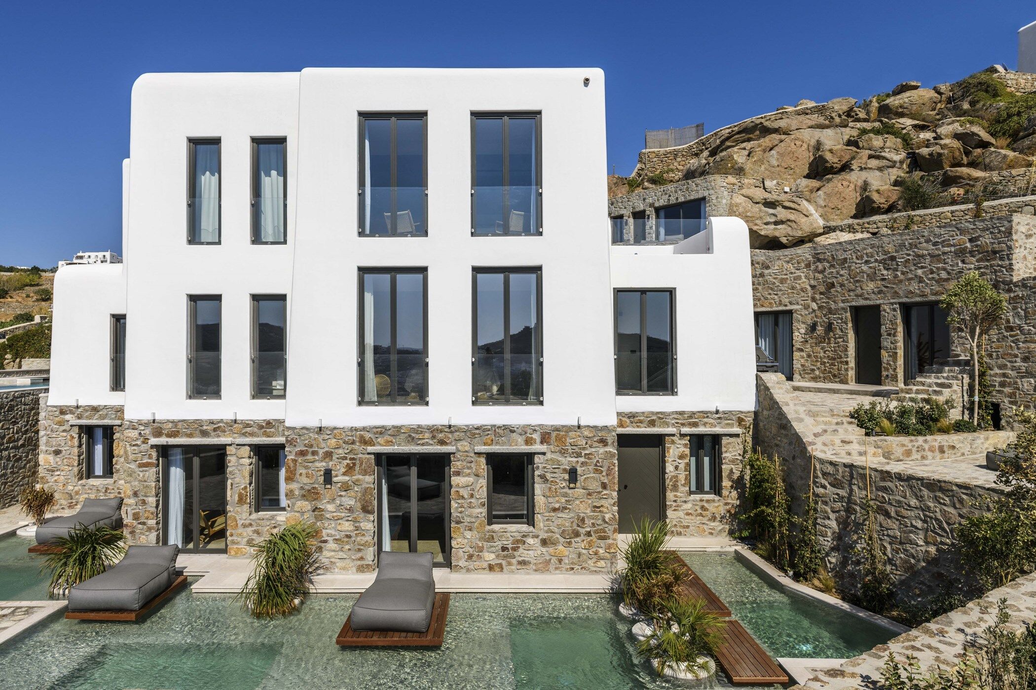 villa-white-mansion-image-8