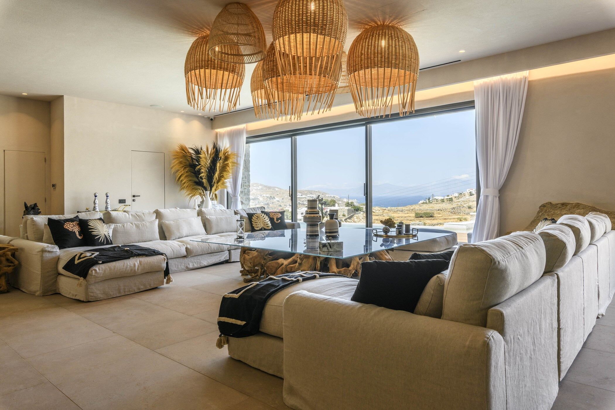 villa-white-mansion-image-10