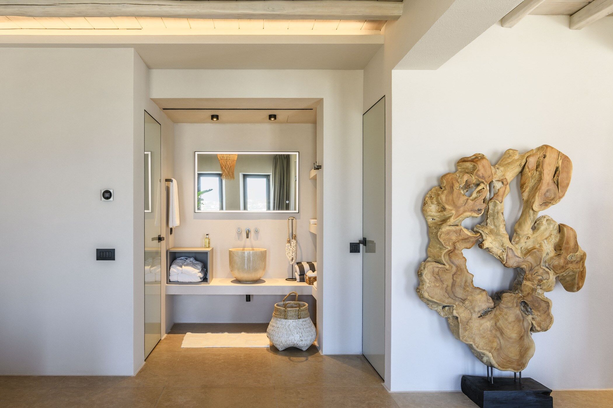 Villa White Mansion Gallary Image 4