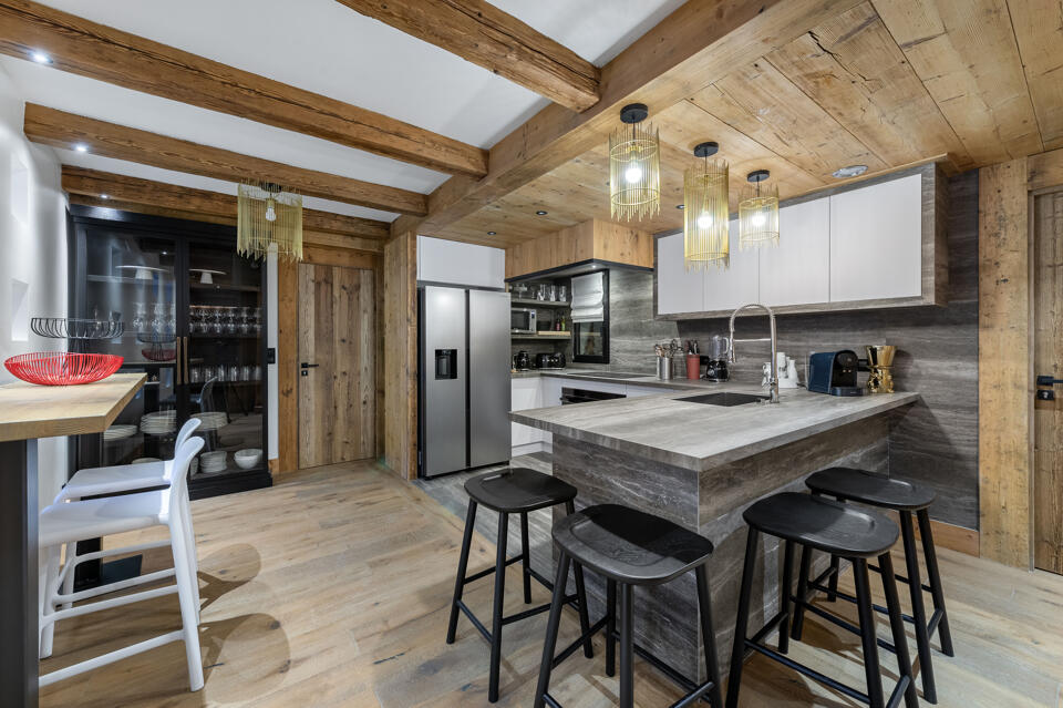 Apartment Alaska Gallery Image 6