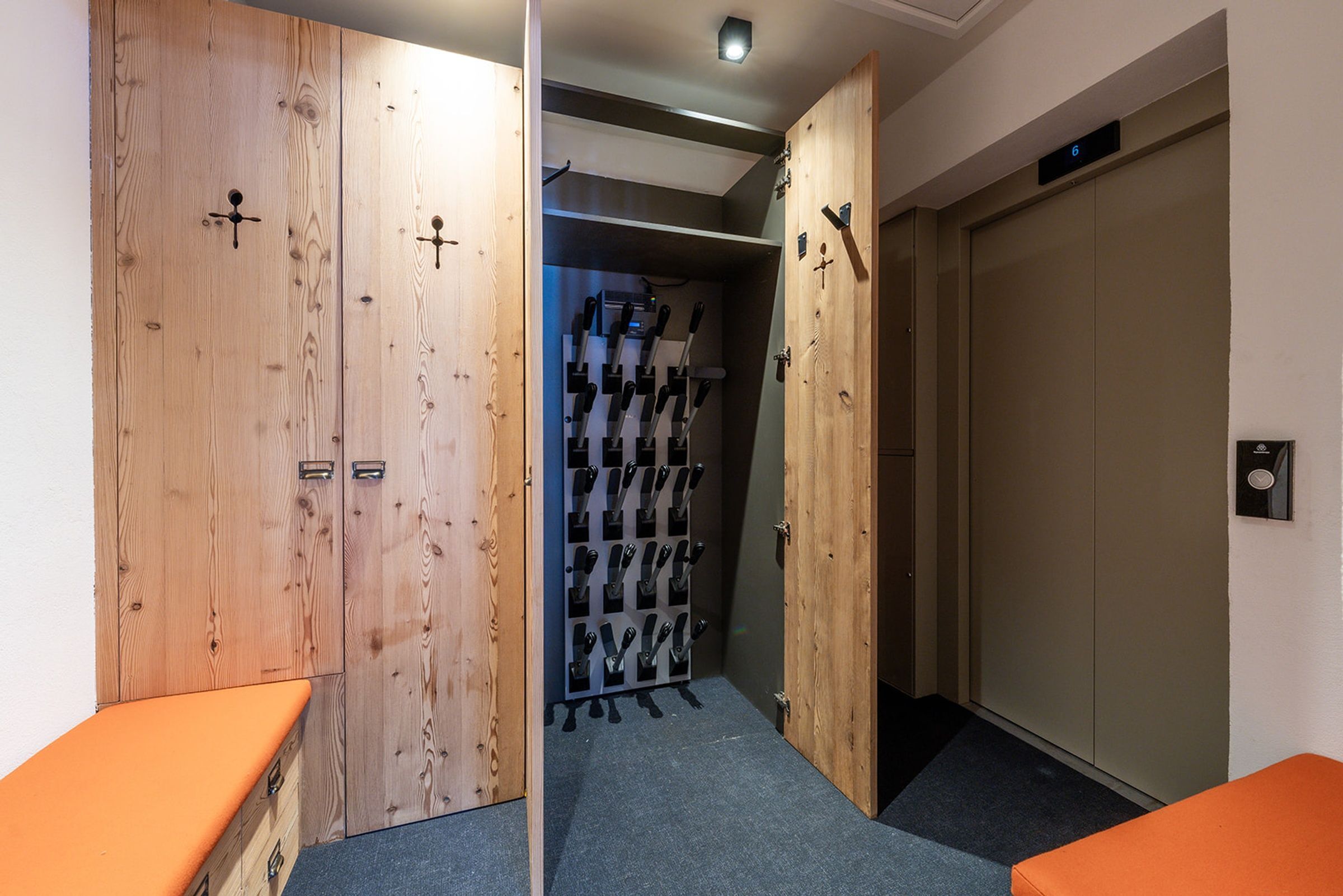 Apartment White Peak Gallary Image 4