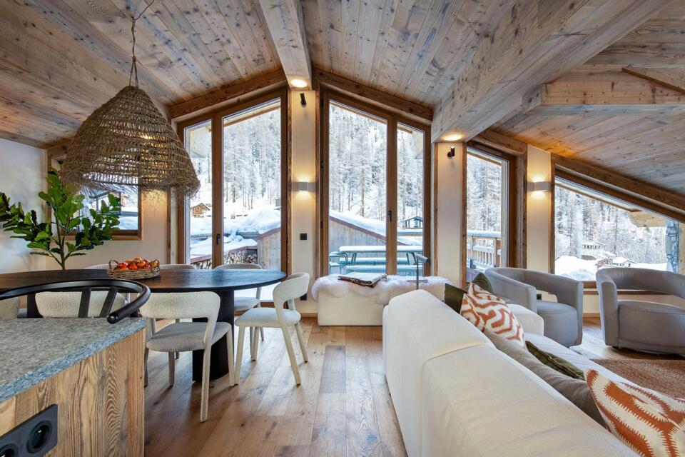 Arolay Penthouse Gallery Image 2
