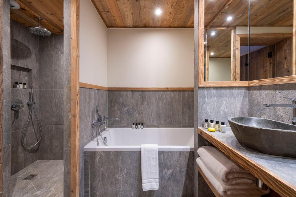 Arolay Penthouse Gallery Image 4