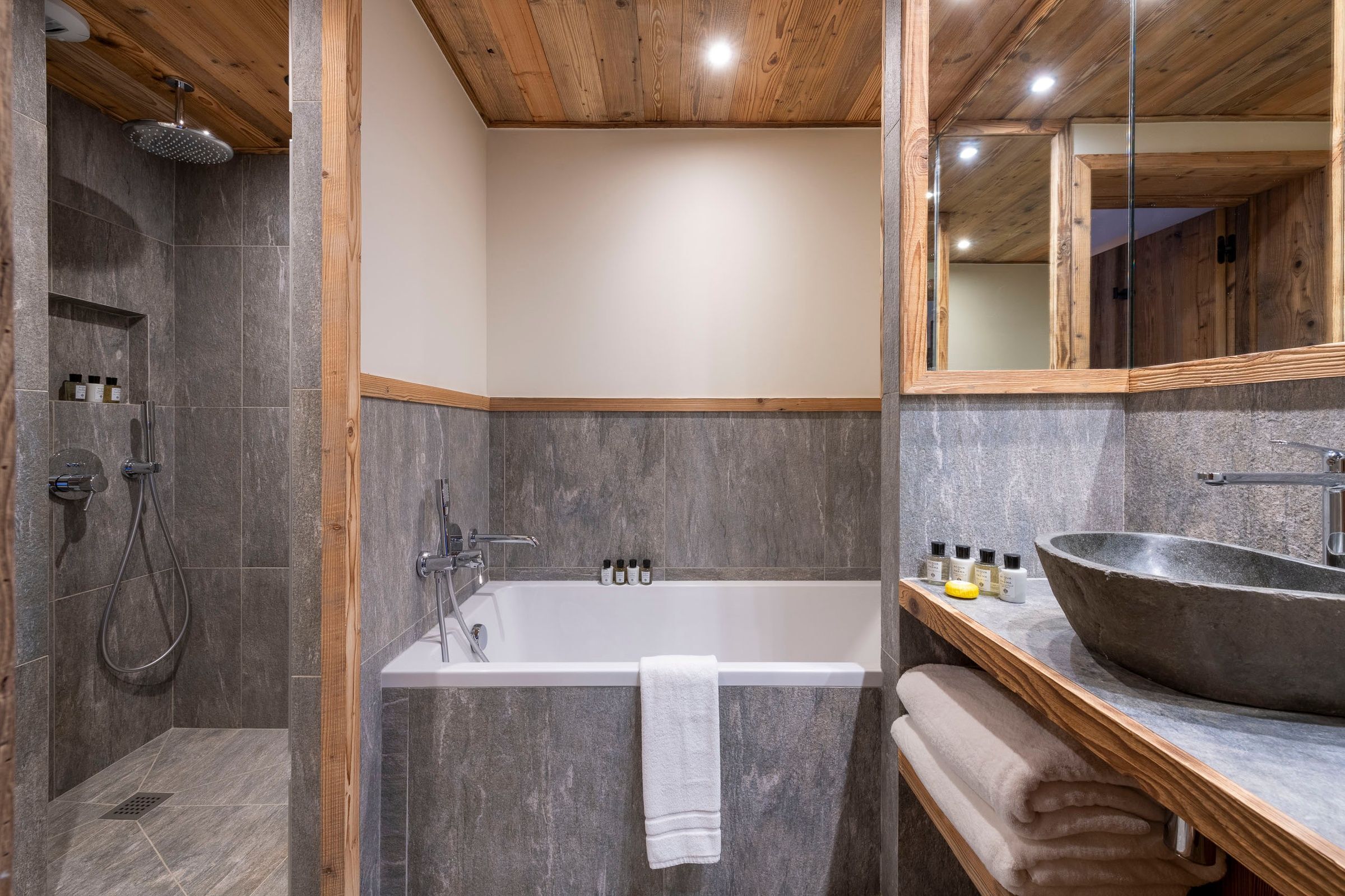 Arolay Penthouse Gallary Image 4