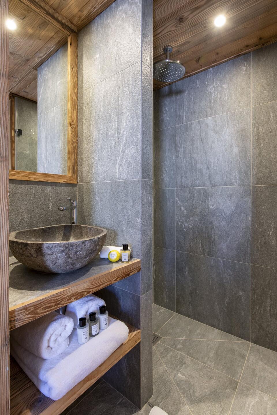 Arolay Penthouse Gallery Image 4