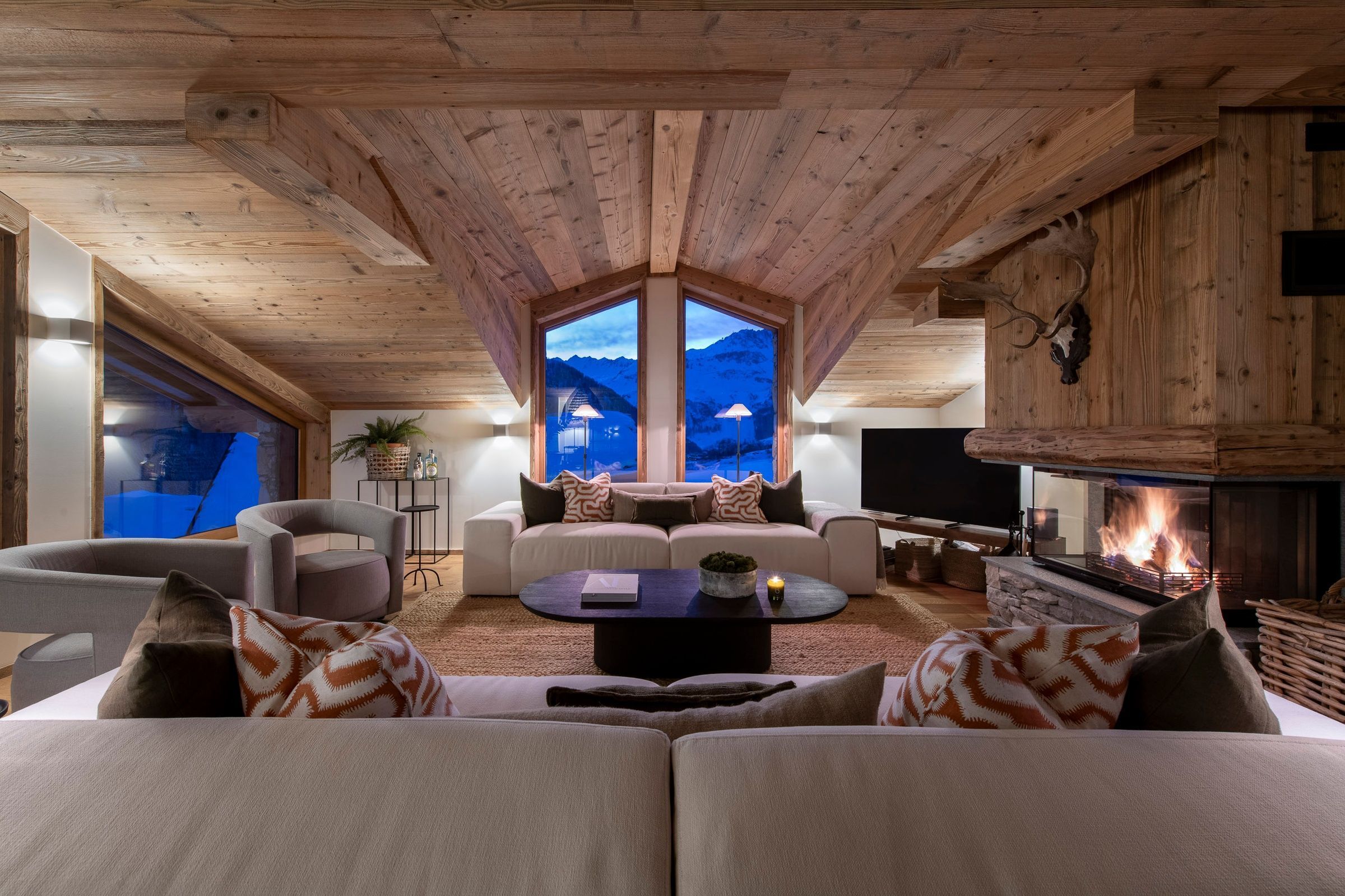 Arolay Penthouse Gallary Image 2