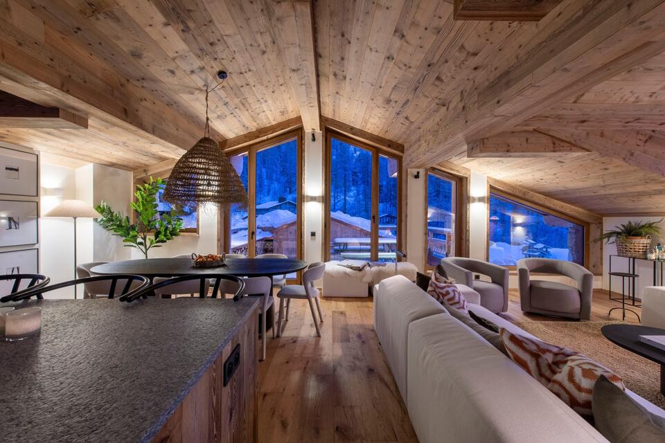 Arolay Penthouse Gallery Image 3